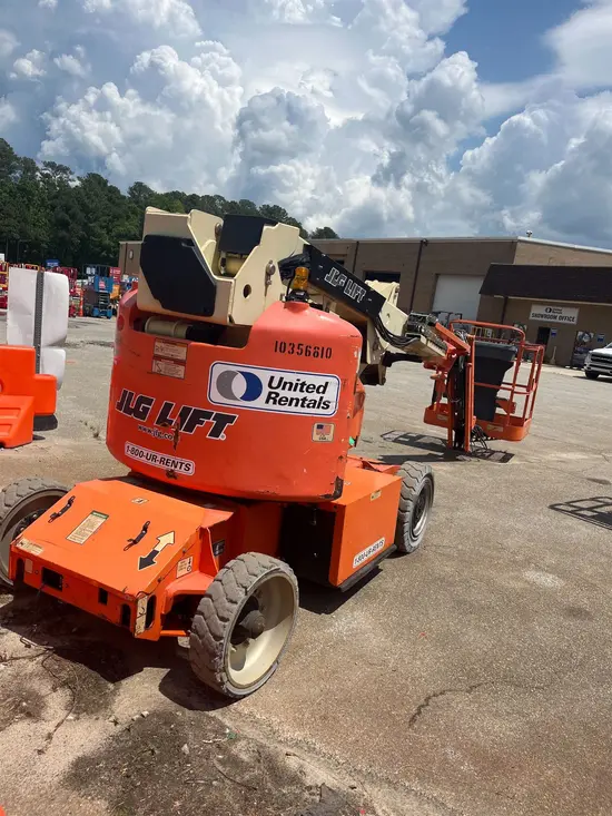 2015 JLG E400AJPN Articulating Boom Lift