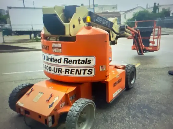 2016 JLG E400AJPN Articulating Boom Lift