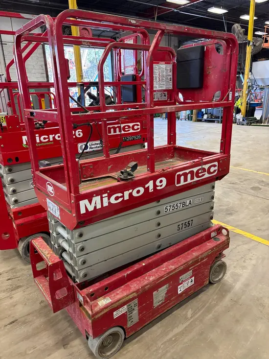2018 MEC MICRO 19 Scissor Lift