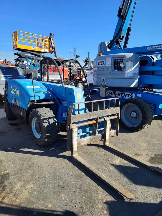 2017 Genie GTH-5519 Forklift