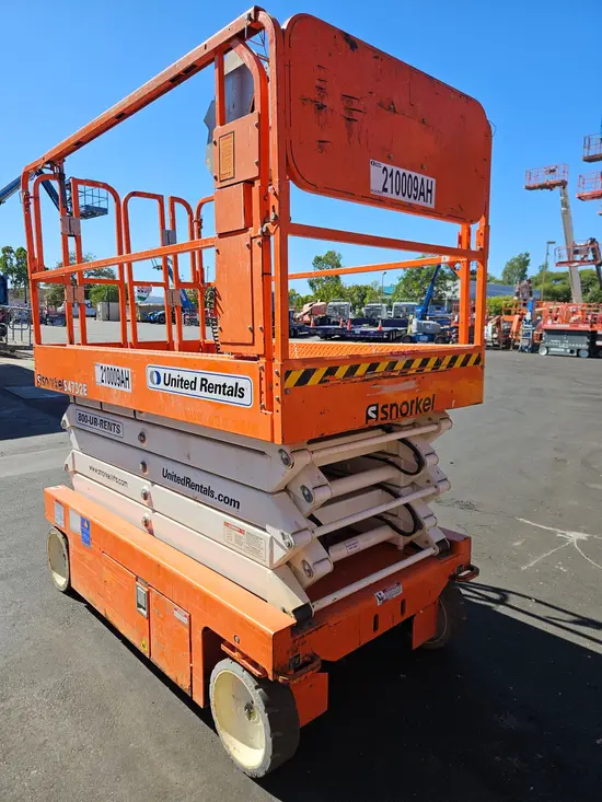 2018 Snorkel S4732E Scissor Lift