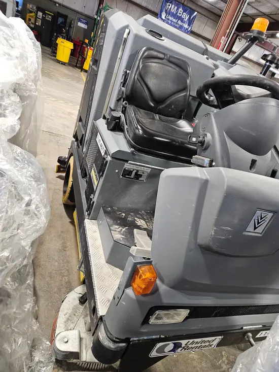 2022 KARCHER B 300 RI LPG Scrubber