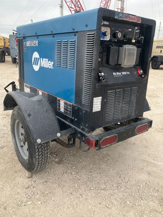 2022 Miller Welders Big Blue 300R Welder