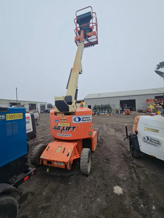 2014 JLG E400AN Articulating Boom Lift