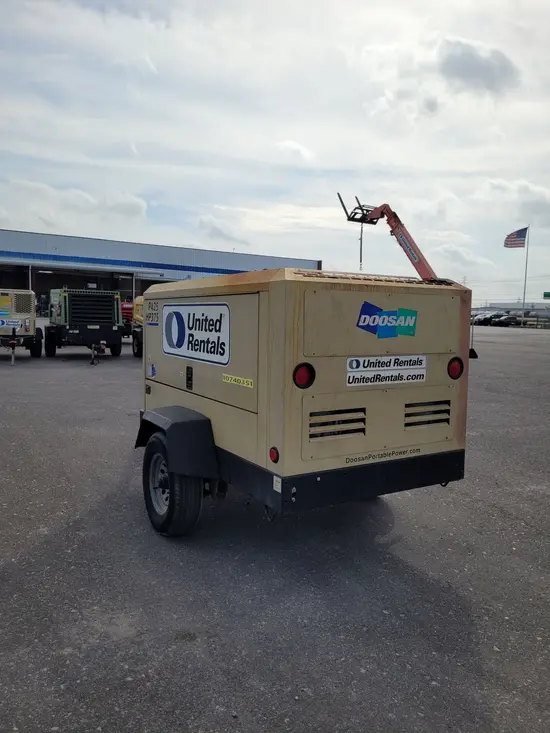 2018 Doosan P425/HP375WCUT4 Air Compressor