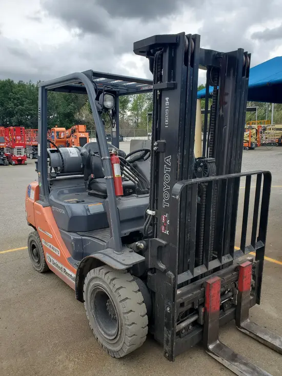 2017 Toyota 8FGU25 Warehouse Forklift