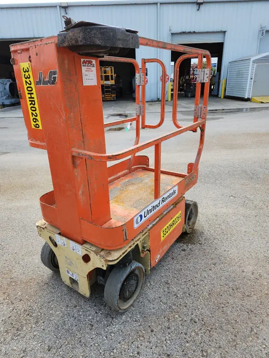 2019 JLG 1230ES Self-Propelled One-Person Lift
