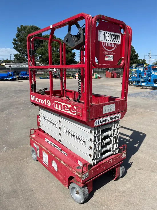 2018 MEC MICRO 19 Scissor Lift