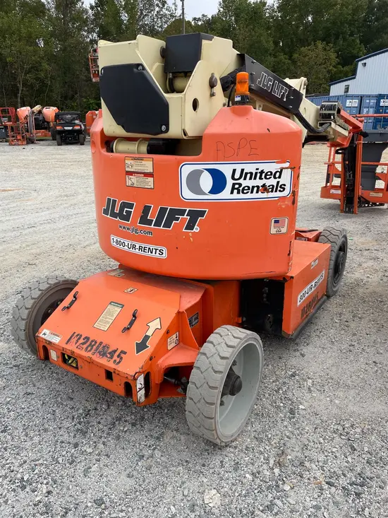 2014 JLG E400AJPN Articulating Boom Lift