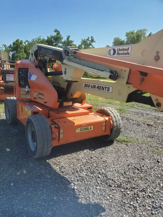 2013 JLG E450AJ Articulating Boom Lift