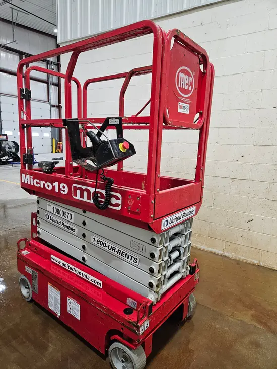 2018 MEC MICRO 19 Scissor Lift