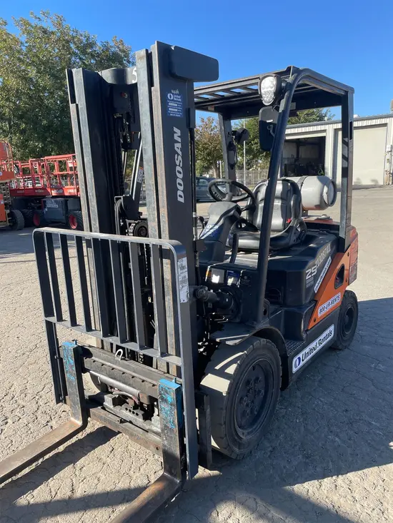 2021 Doosan G25P-7DF Warehouse Forklift