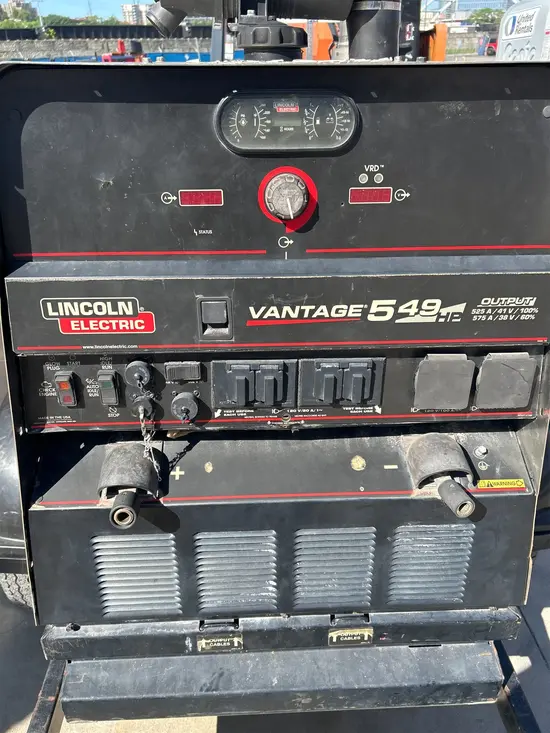 2019 Lincoln Electric VANTAGE 549 Welder