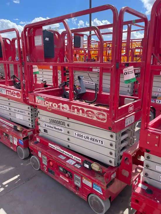 2018 MEC MICRO 19 Scissor Lift