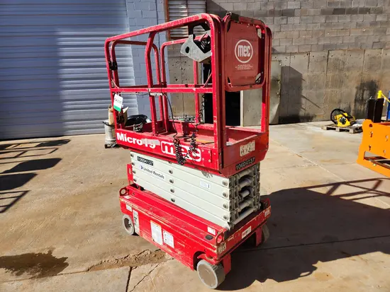 2017 MEC MICRO 19 Scissor Lift