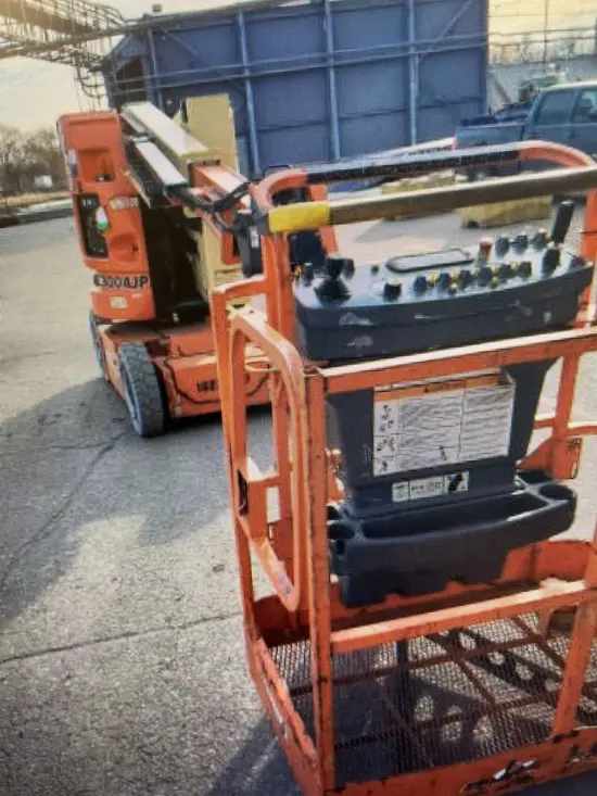 2014 JLG E300AJP Articulating Boom Lift
