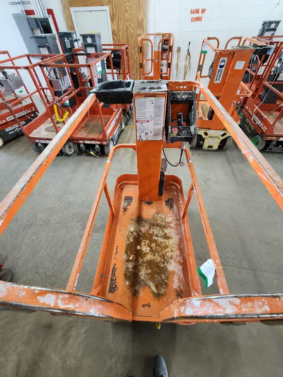 2014 JLG 1230ES Self-Propelled One-Person Lift