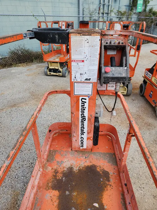 2018 JLG 1230ES Self-Propelled One-Person Lift