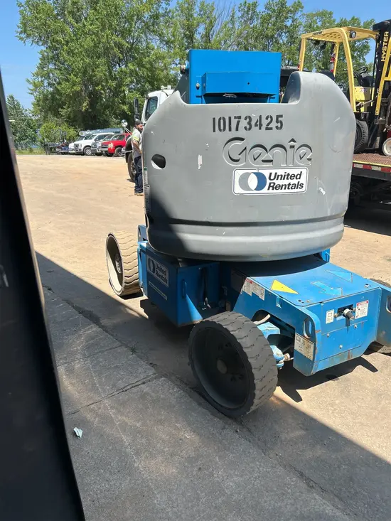 2013 Genie Z-40/23N RJ Articulating Boom Lift