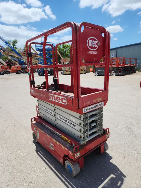 2018 MEC MICRO 19 Scissor Lift