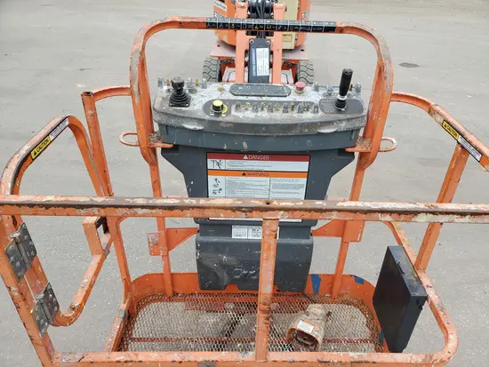 2015 JLG E300AJP Articulating Boom Lift