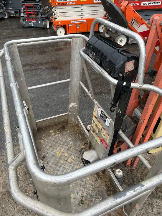 2016 JLG X700AJ Atrium Lift
