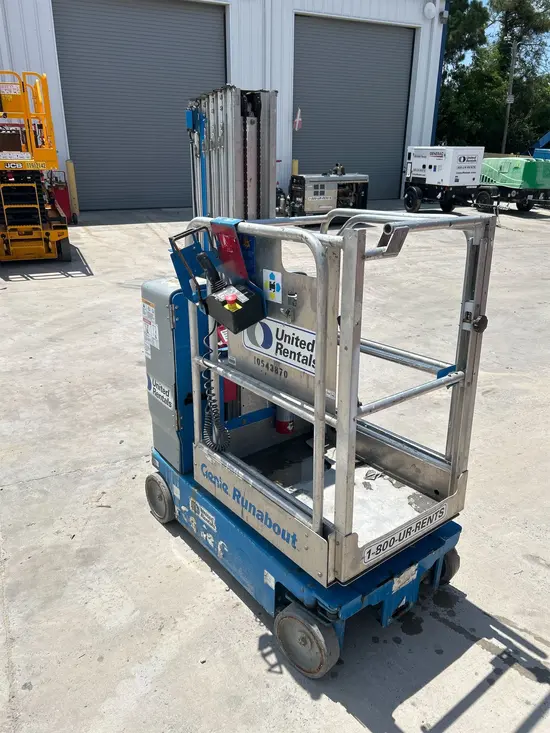 2016 Genie GR-20 Self-Propelled One-Person Lift