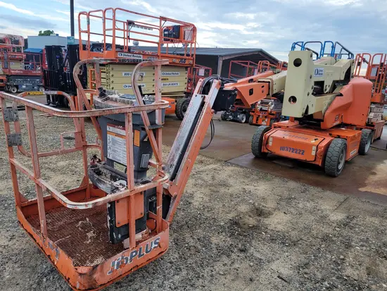 2015 JLG E400AJPN Articulating Boom Lift