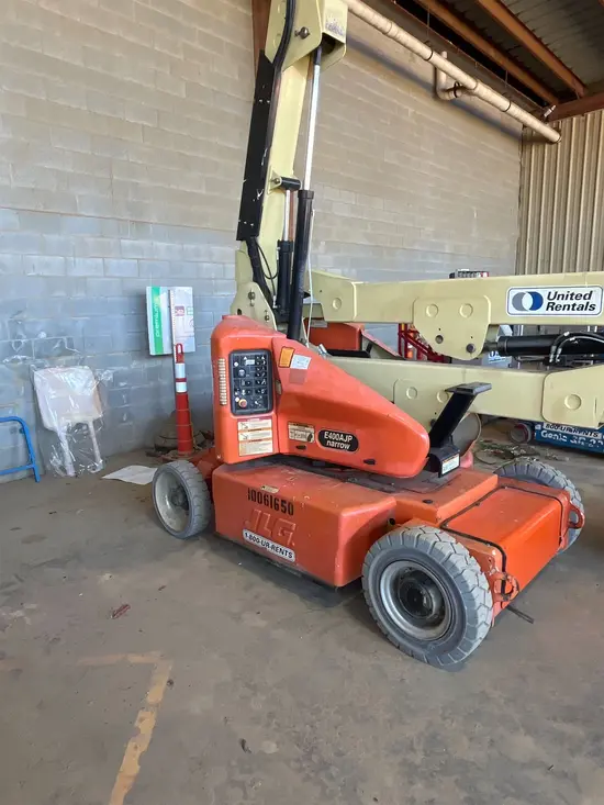 2012 JLG E400AJPN Articulating Boom Lift