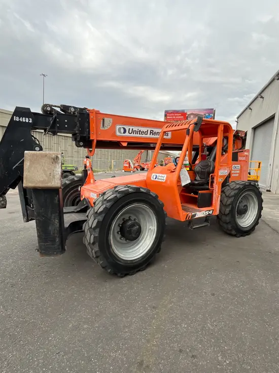 2017 SKYTRAK 10054 Forklift