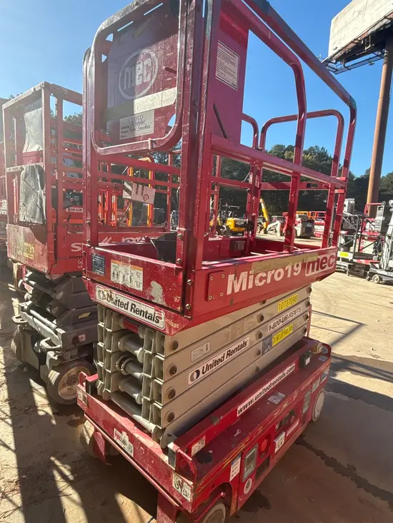 2018 MEC MICRO 19 Scissor Lift