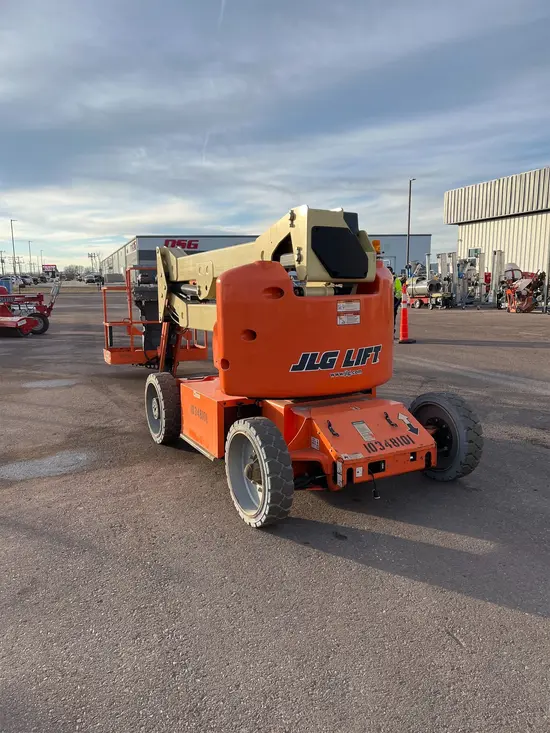2015 JLG E450AJ Articulating Boom Lift