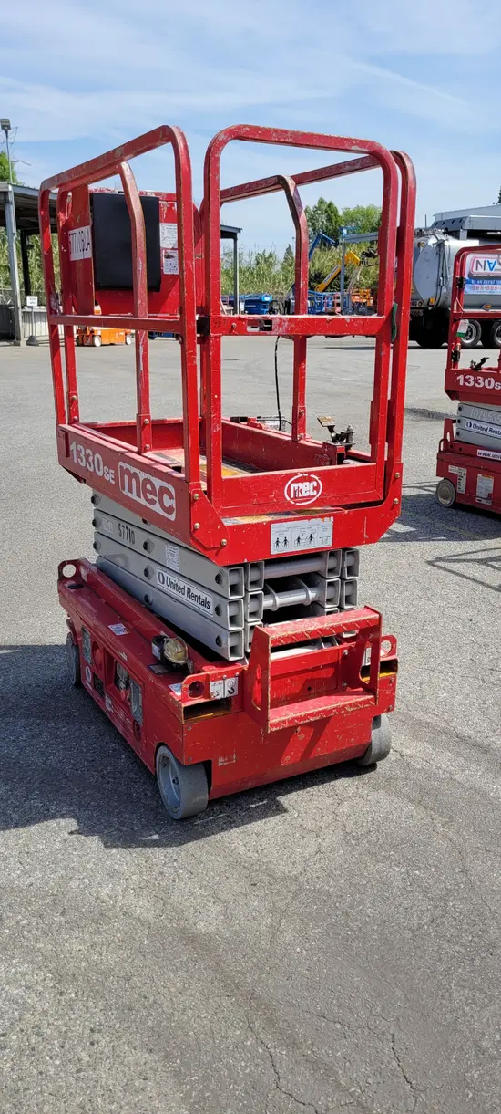 2018 MEC 1330SE Scissor Lift
