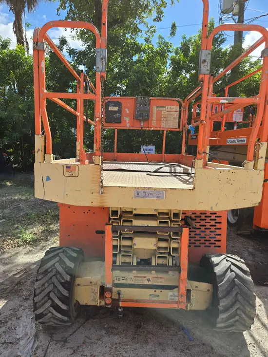 2019 JLG 260MRT Rough Terrain Scissor Lift
