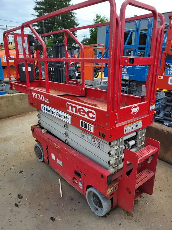 2017 MEC 1930SE Scissor Lift