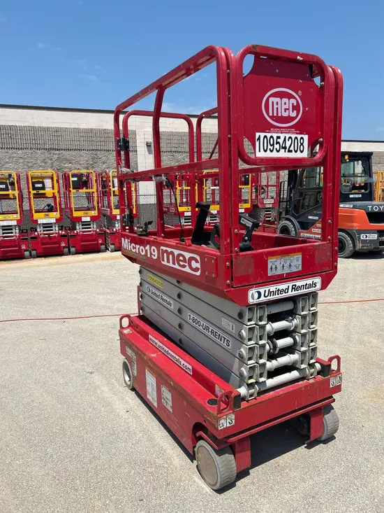 2019 MEC MICRO 19 Scissor Lift