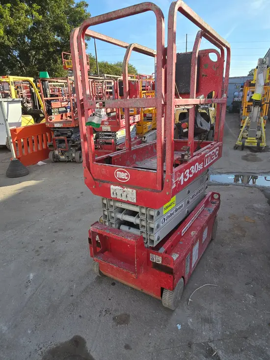 2017 MEC 1330SE Scissor Lift