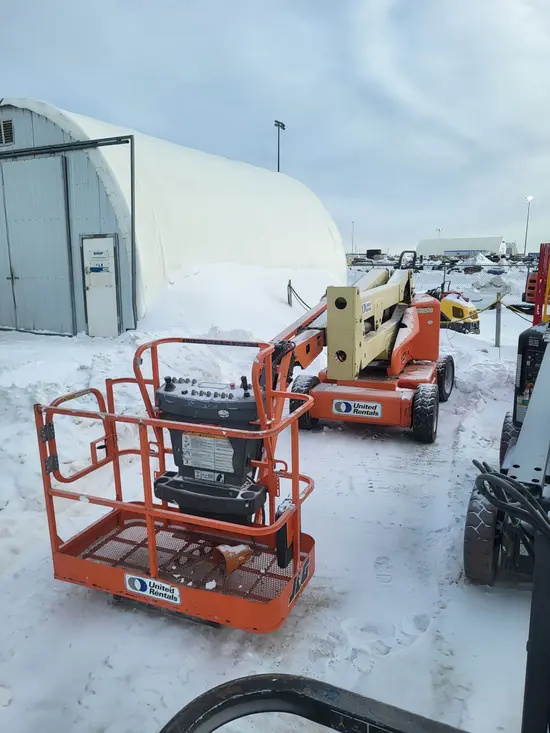 2014 JLG E450AJ Articulating Boom Lift