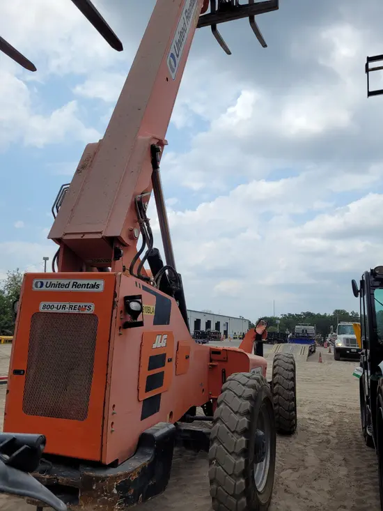 2016 SKYTRAK 8042 Forklift