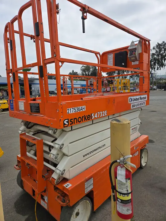 2018 Snorkel S4732E Scissor Lift