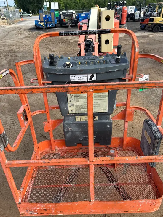 2015 JLG E400AJPN Articulating Boom Lift