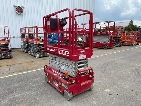 2018 MEC MICRO 19 Scissor Lift