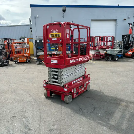 2018 MEC MICRO 19 Scissor Lift