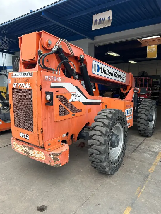 2015 SKYTRAK 6042 Forklift