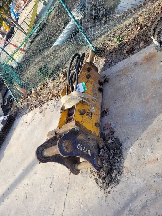 2017 SOOSAN CB500 Attachment