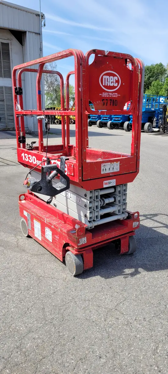 2018 MEC 1330SE Scissor Lift