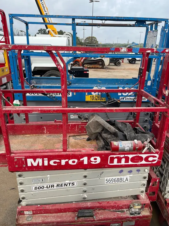 2018 MEC MICRO 19 Scissor Lift