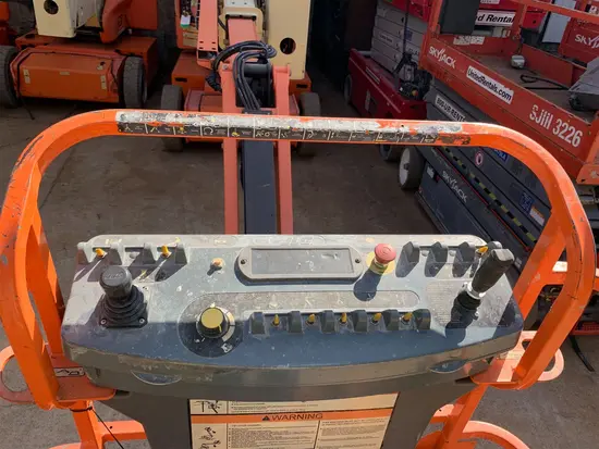 2014 JLG E400AJPN Articulating Boom Lift