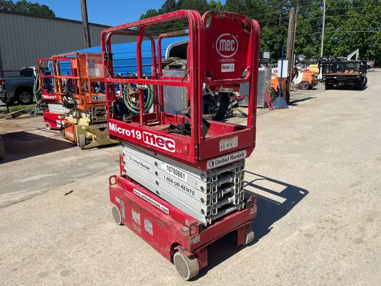 2018 MEC MICRO 19 Scissor Lift