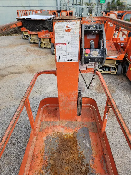 2019 JLG 1230ES Self-Propelled One-Person Lift
